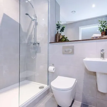 2 Bedroom Centre - Free Parking