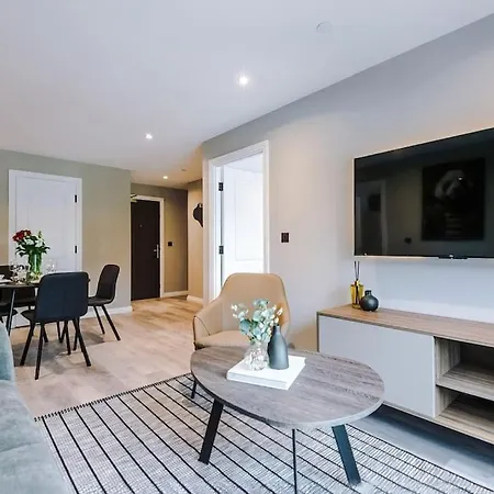 2 Bedroom Centre - Free Parking Lägenhet *
