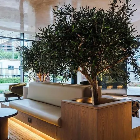 アパート 2 Bedroom Centre リーズ