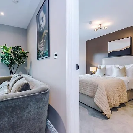 2 Bedroom Centre 利兹