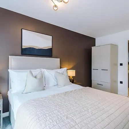 Lägenhet 2 Bedroom Centre - Free Parking *