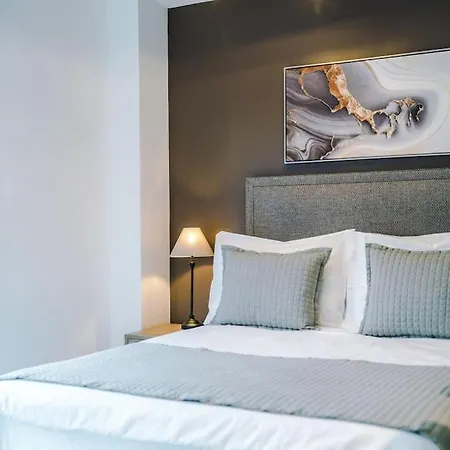 2 Bedroom Centre 公寓 *