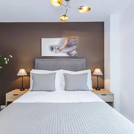 Lägenhet 2 Bedroom Centre - Free Parking *