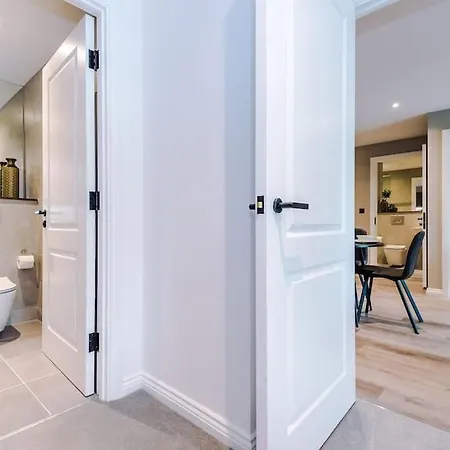 2 Bedroom Centre アパート *