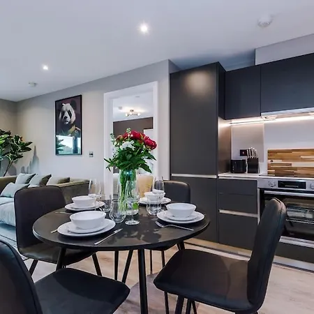 2 Bedroom Centre * 利兹