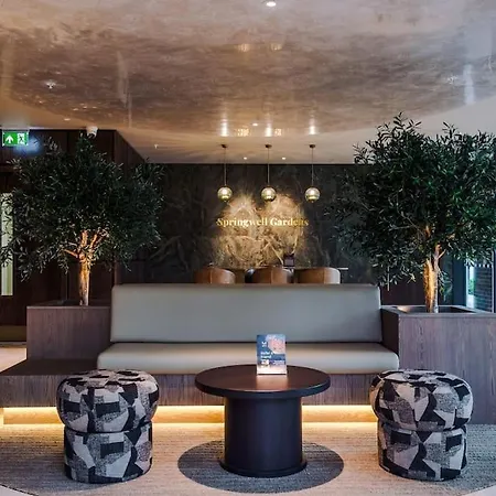 公寓 2 Bedroom Centre *