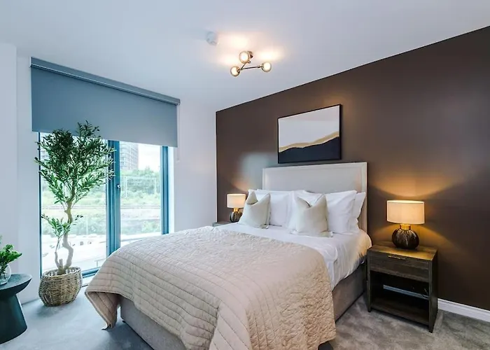 2 Bedroom Centre Apartment Leeds (West Yorkshire)