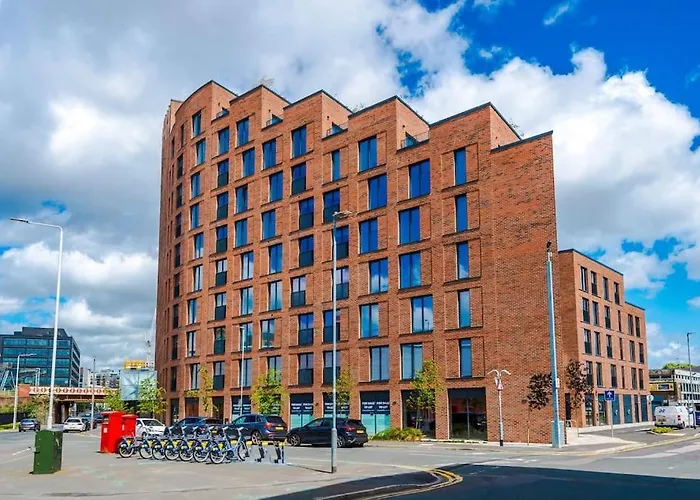 2 Bedroom Centre * Leeds (West Yorkshire)