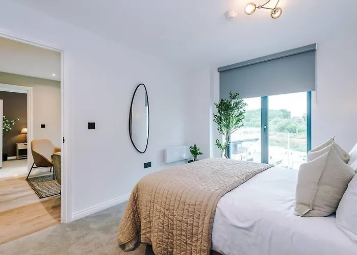 2 Bedroom Centre Apartment