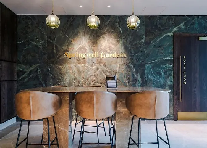 2 Bedroom Centre Apartment *