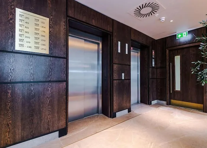 Apartment 2 Bedroom Centre *