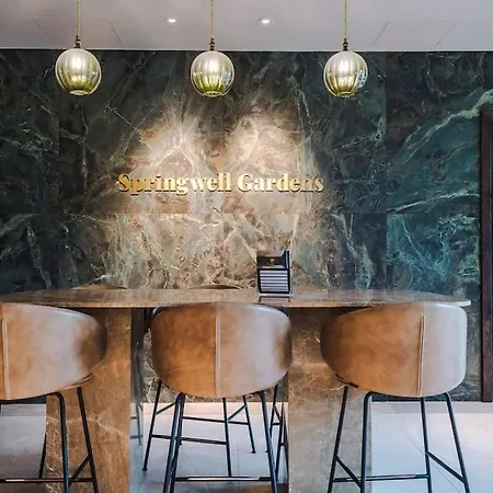 2 Bedroom Centre Appartement *