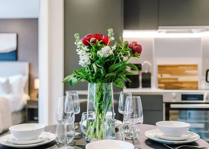 2 Bedroom Centre * Leeds (West Yorkshire)