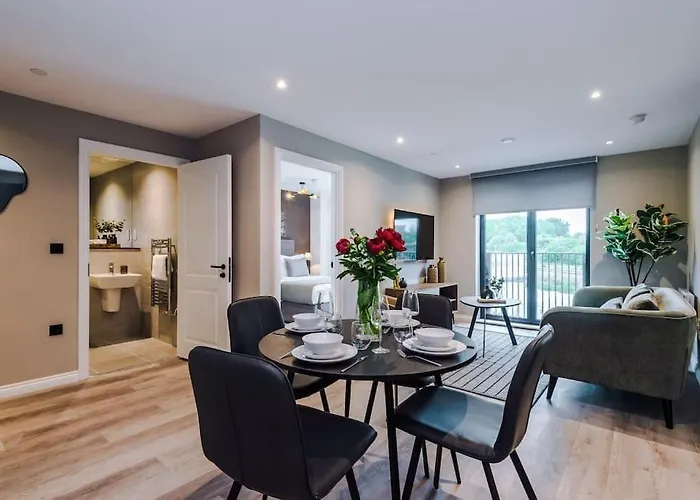 2 Bedroom Centre * Leeds (West Yorkshire)