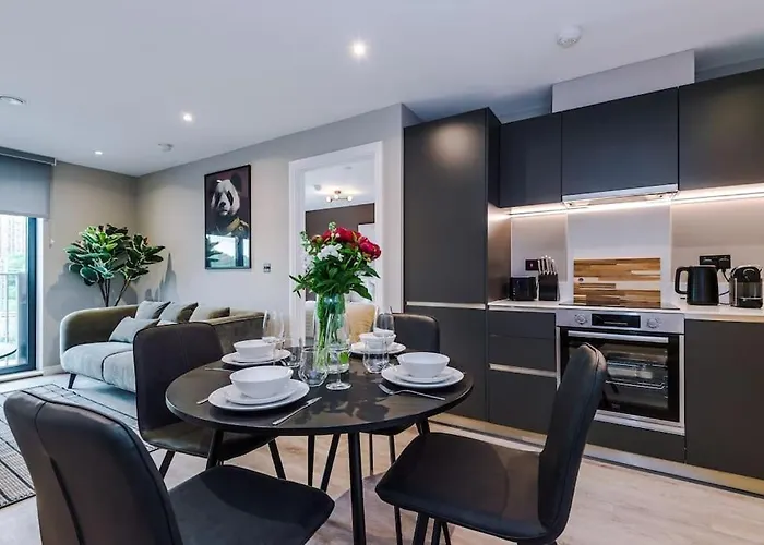 2 Bedroom Centre * Leeds (West Yorkshire)